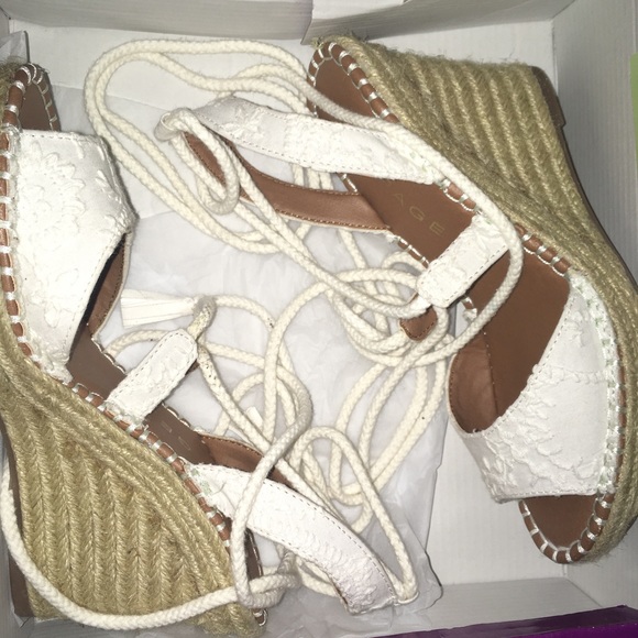 harriet eyelet heels - Picture 1 of 3